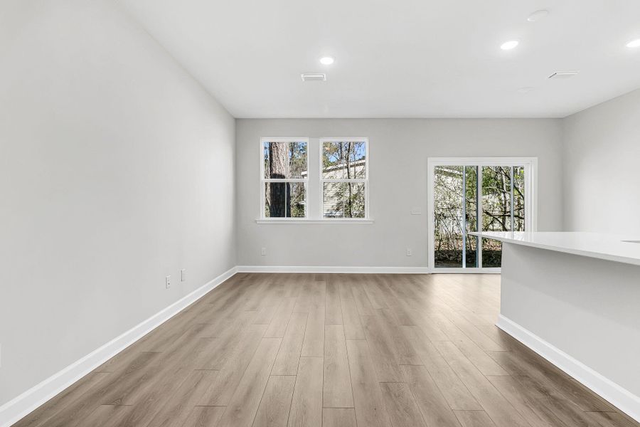 Spacious, unfurnished interior of a new home in , Summerville (Image 22).