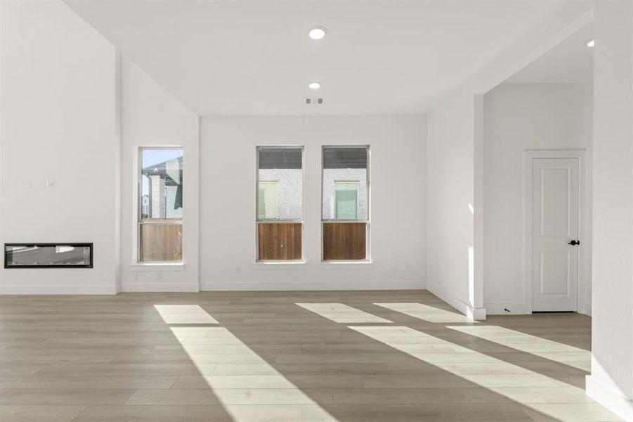 Spacious, unfurnished interior of a new home in The Villages of Hurricane Creek, Anna (Image 14).