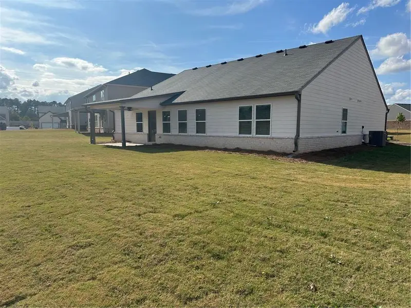 Exterior details and patio area of a home in , Auburn (Image 4).