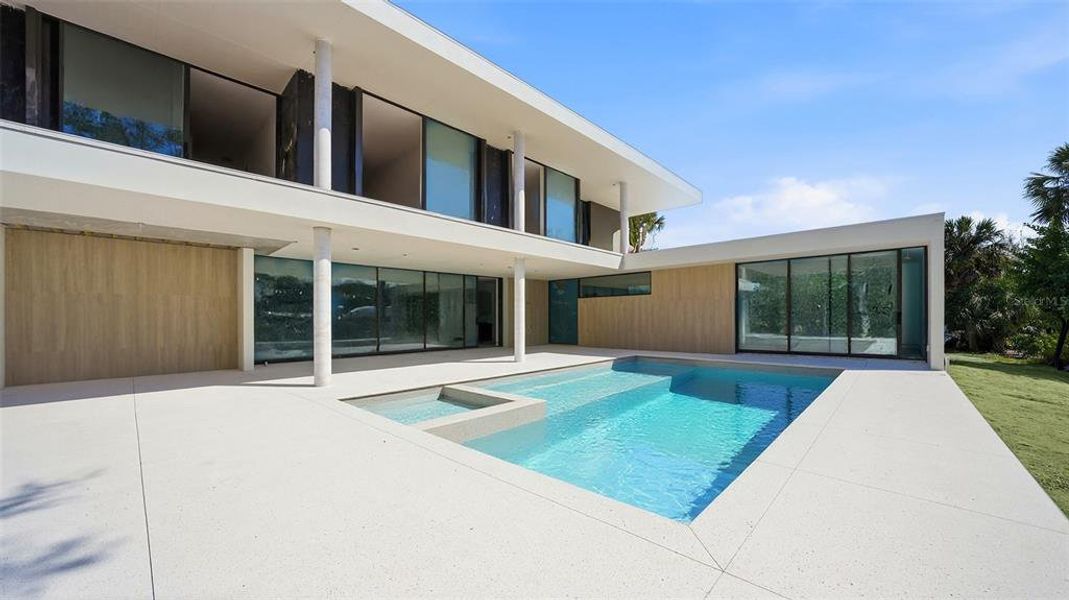Exterior details and patio area of a home in , Sarasota (Image 8).