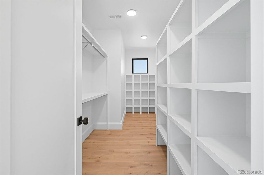 Spacious, unfurnished interior of a new home in , Denver (Image 18).
