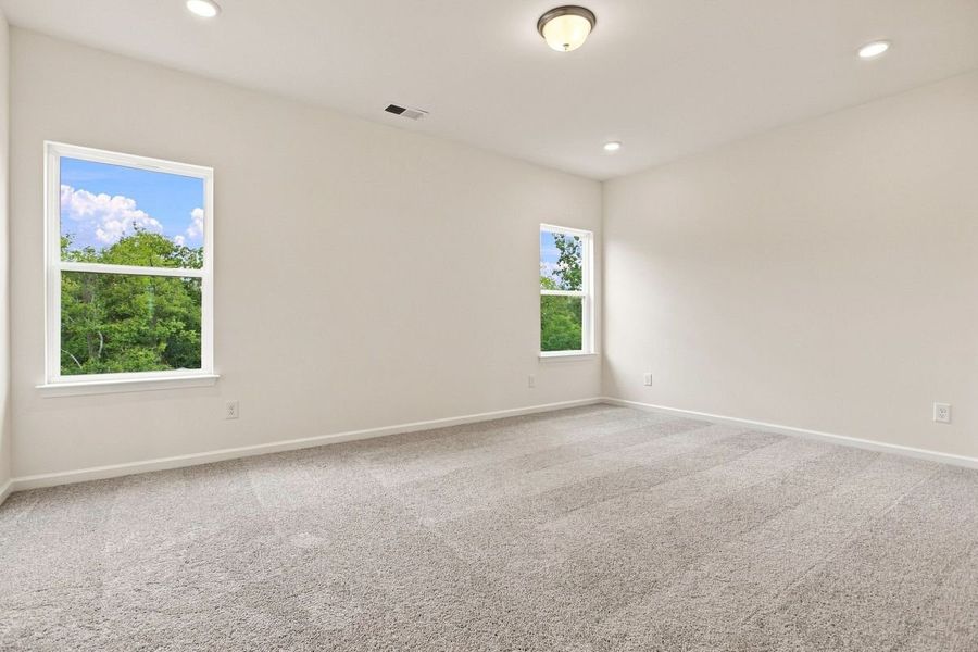 Spacious, unfurnished interior of a new home in Hampshire Hills, Columbia (Image 34).