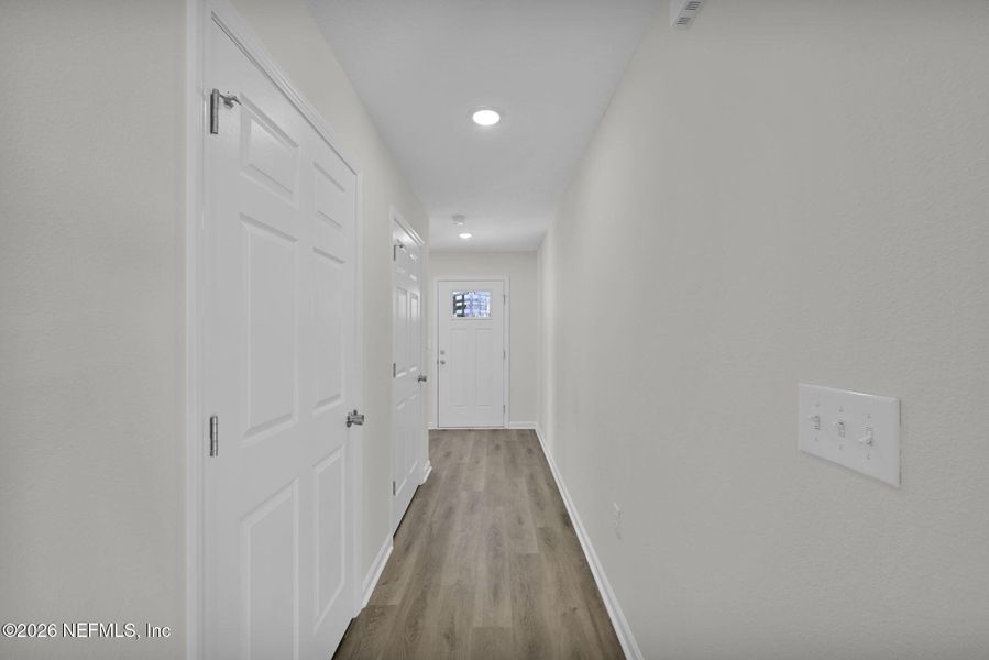 Spacious, unfurnished interior of a new home in , Jacksonville (Image 12).