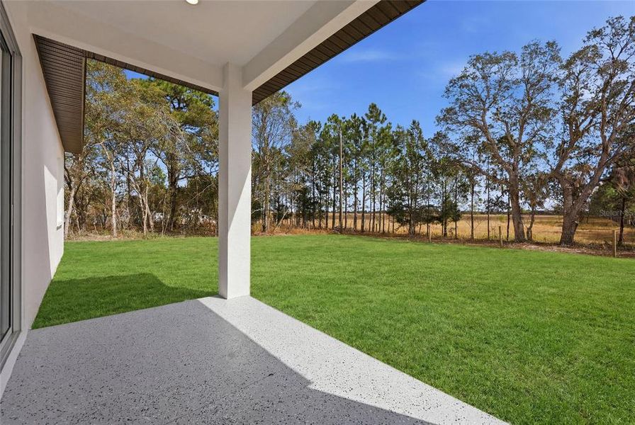 Exterior details and patio area of a home in , Ocala (Image 4).
