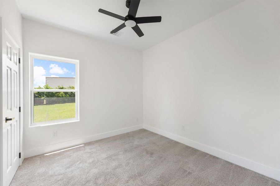 Spacious, unfurnished interior of a new home in , Santa Fe (Image 15).