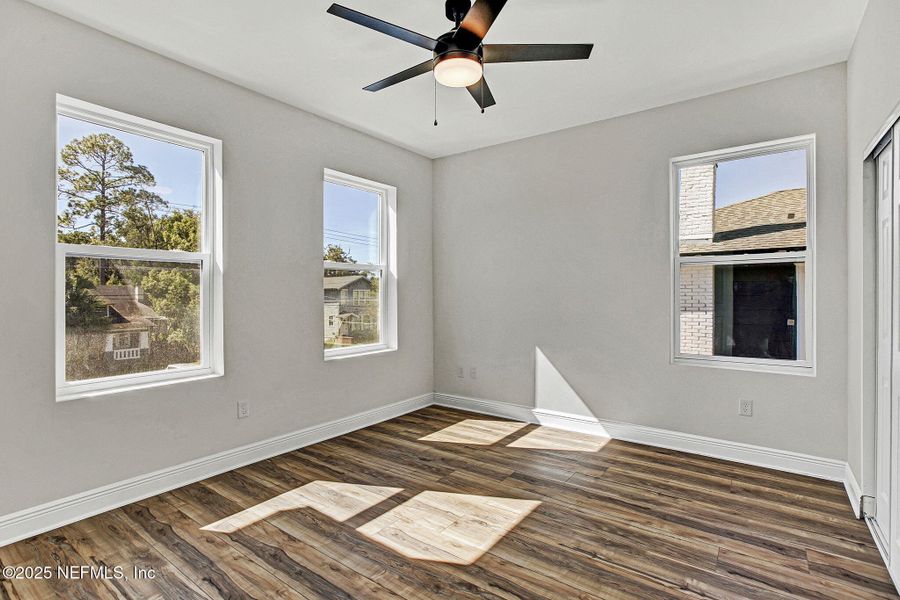 Spacious, unfurnished interior of a new home in , Jacksonville (Image 24).