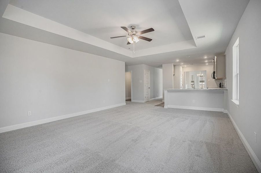 Spacious, unfurnished interior of a new home in Kiber Reserve, Angleton (Image 9).