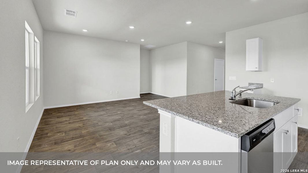 Spacious, unfurnished interior of a new home in Arroyo Ranch, Seguin (Image 14).