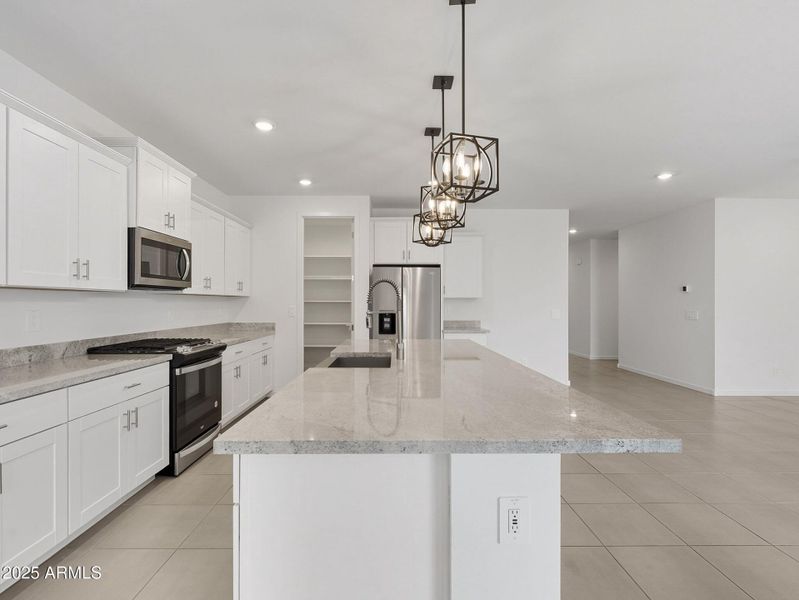 13-web-or-mls-Bee-13 13-web-or-mls-Bee-13