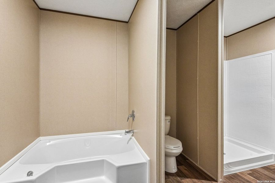 Furnished interior view inside a new home in , Hondo (Image 16).