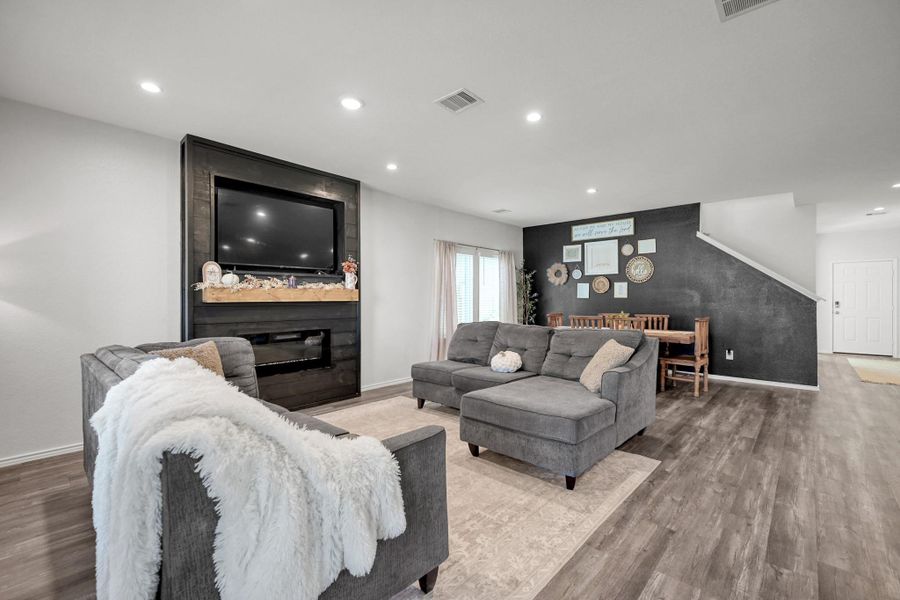 Furnished interior view inside a new home in Summerwood Trails, Willis (Image 9). Furnished interior view inside a new home in Summerwood Trails, Willis (Image 9).
