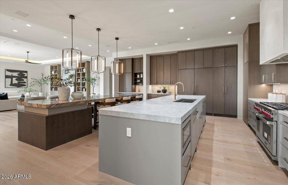 056-9790 N 56th St 37