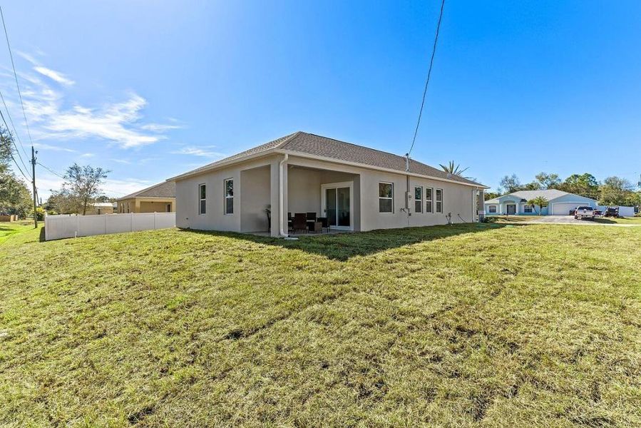 8836-97th-Ct-HigMedia-046-1280