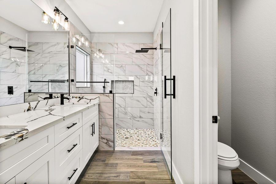 Master with Standup shower. Master with Standup shower.