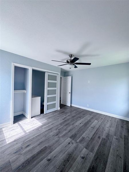 Spacious, unfurnished interior of a new home in , Paris (Image 4).