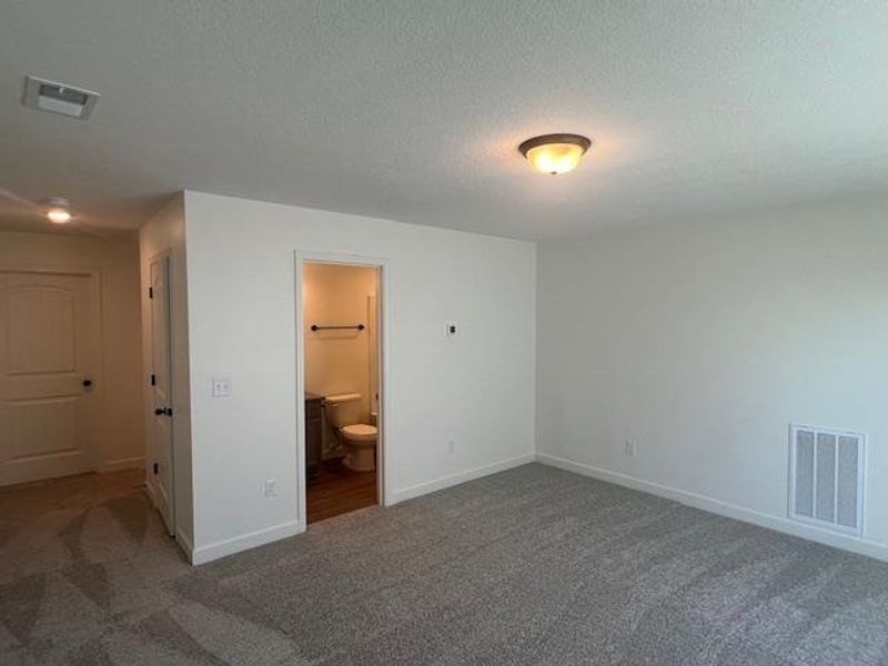 Spacious, unfurnished interior of a new home in Cleveland Meadows, Spartanburg (Image 13).