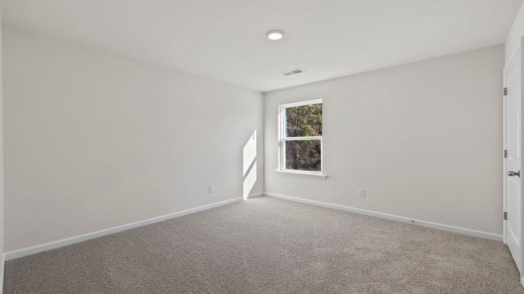 Spacious, unfurnished interior of a new home in Cloverdale Hills, Piedmont (Image 21).