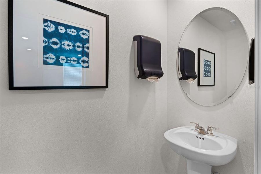 Furnished interior view inside a new home in Evergreen Park, Kissimmee (Image 10).