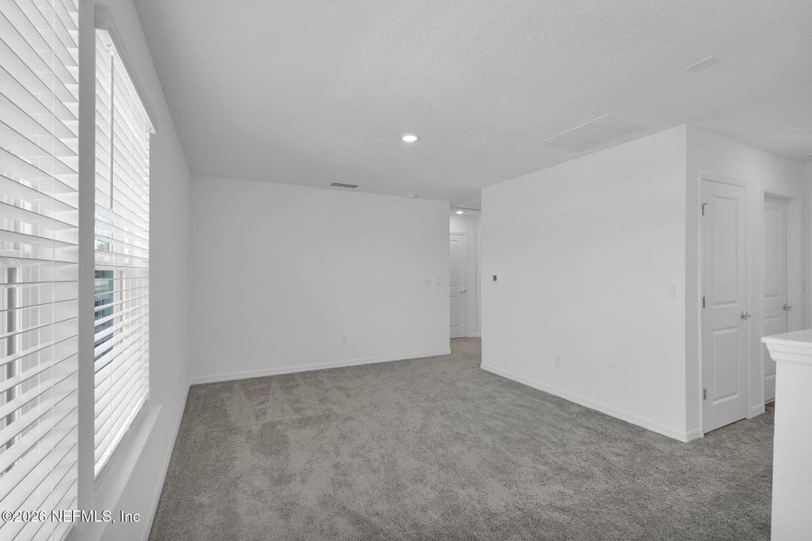 Spacious, unfurnished interior of a new home in Wells Landing, Jacksonville (Image 20).