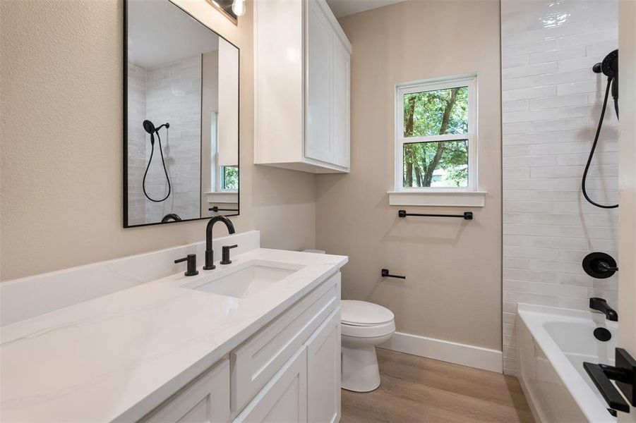 Furnished interior view inside a new home in , Gun Barrel City (Image 13).