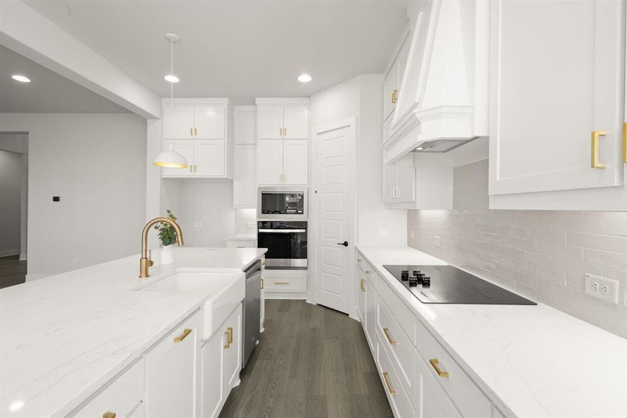 Furnished interior view inside a new home in Hayes Crossing - Phase 2, Midlothian (Image 8).