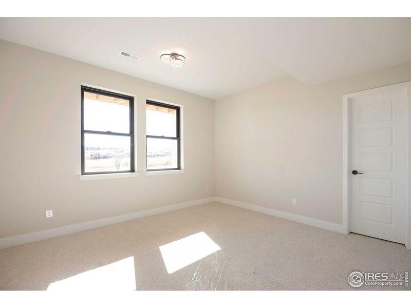 Spacious, unfurnished interior of a new home in , Superior (Image 20).