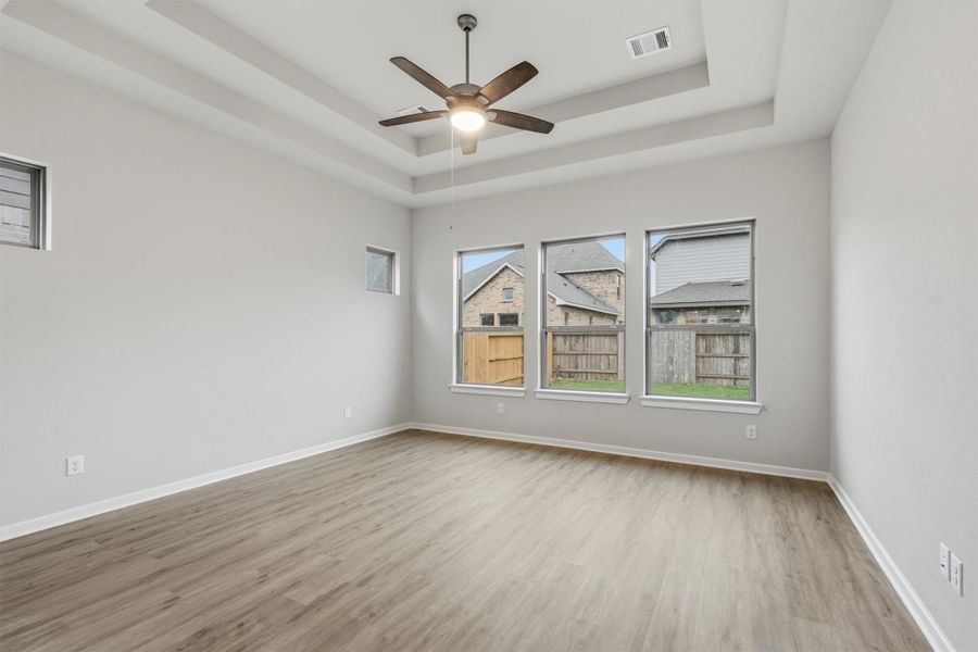 Spacious, unfurnished interior of a new home in Canterra Creek  60', Iowa Colony (Image 21).