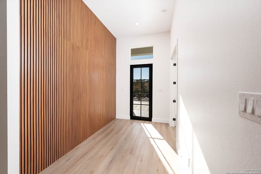 Spacious, unfurnished interior of a new home in , San Antonio (Image 30).