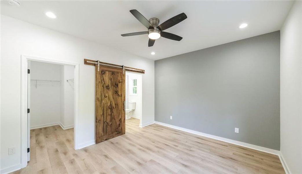 Spacious, unfurnished interior of a new home in , Temple (Image 34).