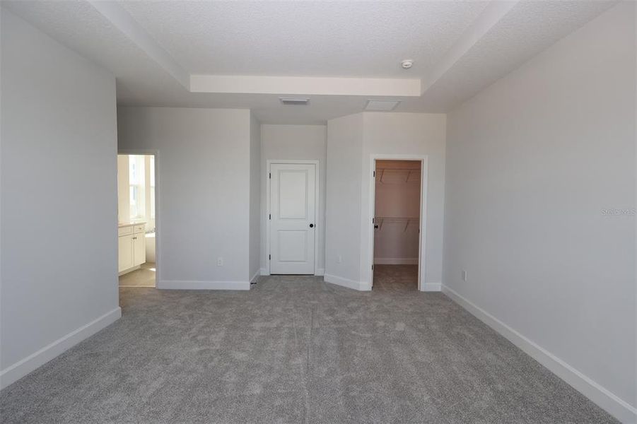 Spacious, unfurnished interior of a new home in Lake Star at Ovation, Winter Garden (Image 25).