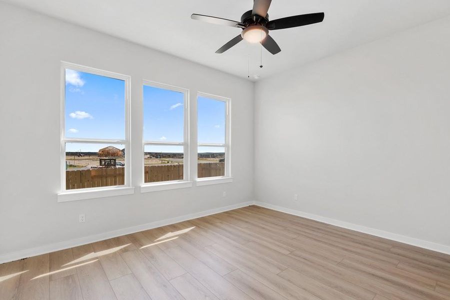 Spacious, unfurnished interior of a new home in Lariat, Liberty Hill (Image 31).