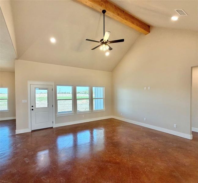 Spacious, unfurnished interior of a new home in , Weatherford (Image 21).