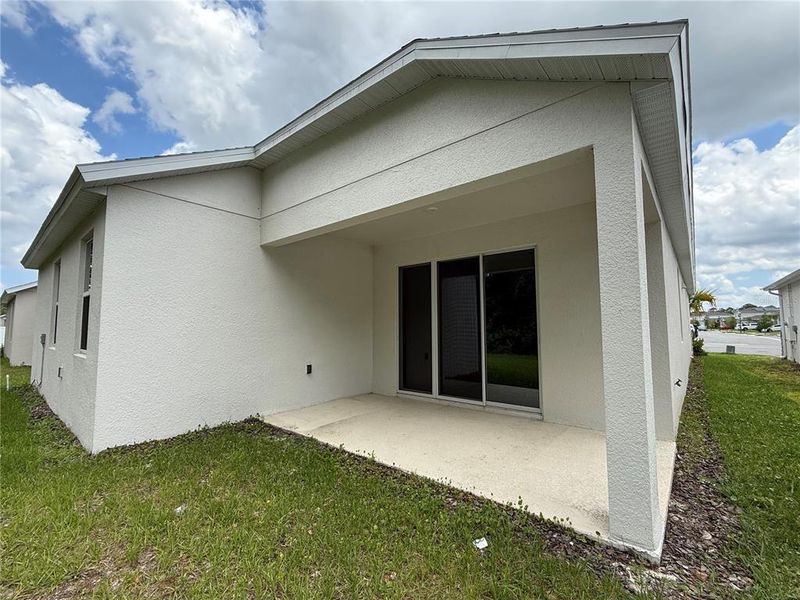 Exterior details and patio area of a home in Lakewood Park, Deland (Image 3).