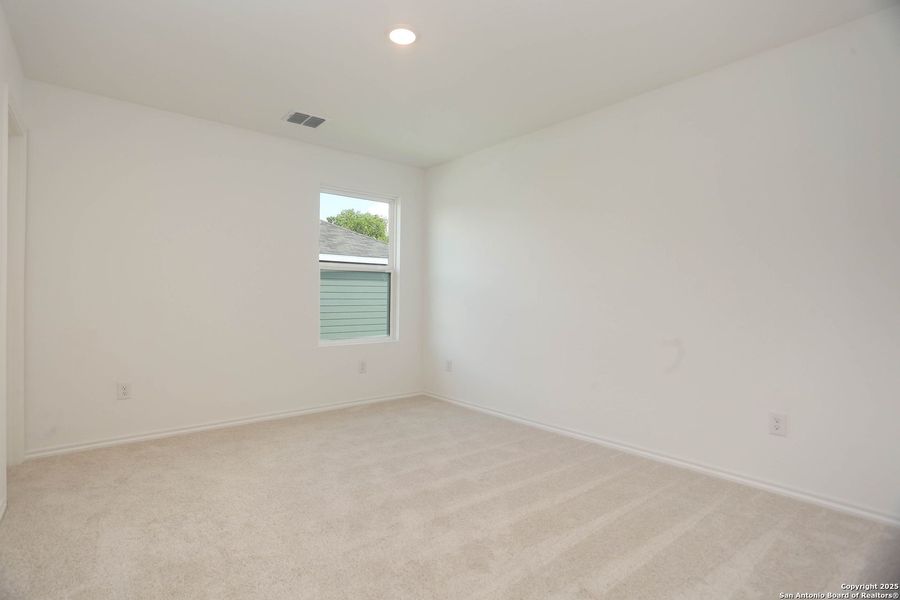 Spacious, unfurnished interior of a new home in Fairway Crossing 40s, San Antonio (Image 14). Spacious, unfurnished interior of a new home in Fairway Crossing 40s, San Antonio (Image 14).