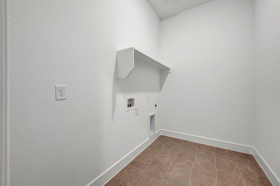 Spacious, unfurnished interior of a new home in Wellington, Haslet (Image 13).