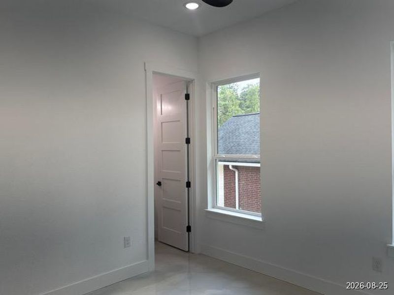 Spacious, unfurnished interior of a new home in , Huntsville (Image 28).