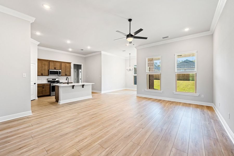 Spacious, unfurnished interior of a new home in Young Oaks, Crestview (Image 15).
