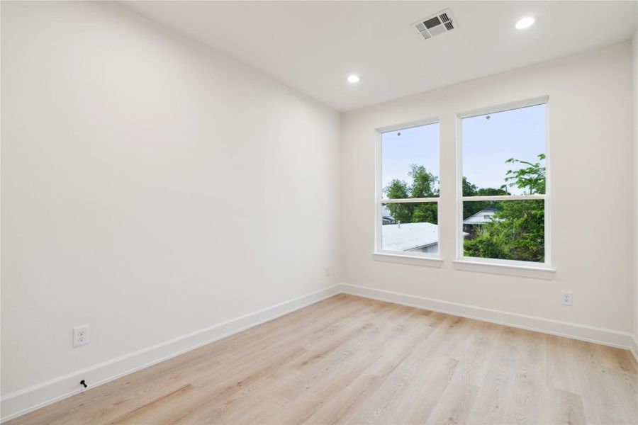 Spacious, unfurnished interior of a new home in , Houston (Image 22).