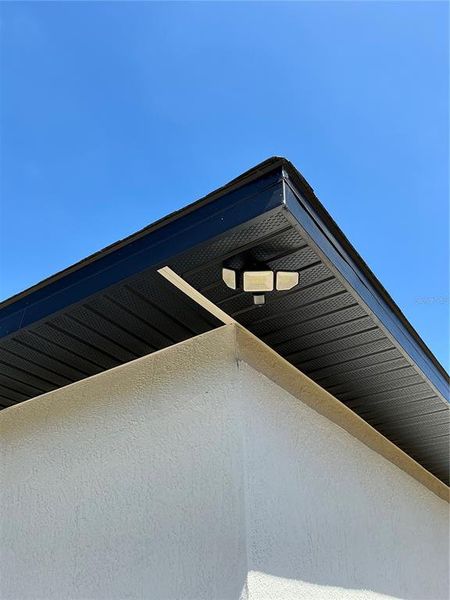 Exterior details and patio area of a home in , Leesburg (Image 12).