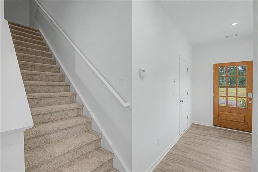 Spacious, unfurnished interior of a new home in Sawmill Creek, Mableton (Image 47).