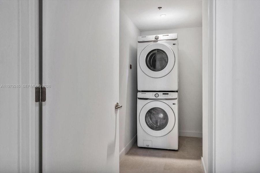 Furnished interior view inside a new home in Five Park, Miami Beach (Image 25).