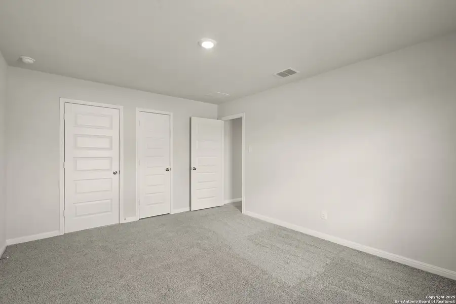 Spacious, unfurnished interior of a new home in Cinco Lakes, San Antonio (Image 22). Spacious, unfurnished interior of a new home in Cinco Lakes, San Antonio (Image 22).