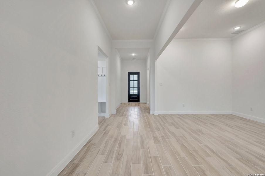 Spacious, unfurnished interior of a new home in Everly Estates, San Antonio (Image 17).