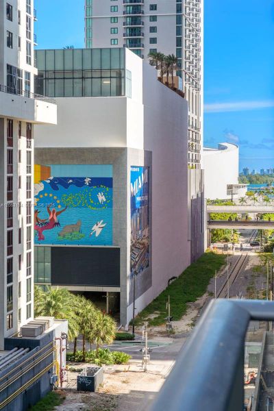 Condo located in Miami, FL showcasing its design and architecture (Image 4).