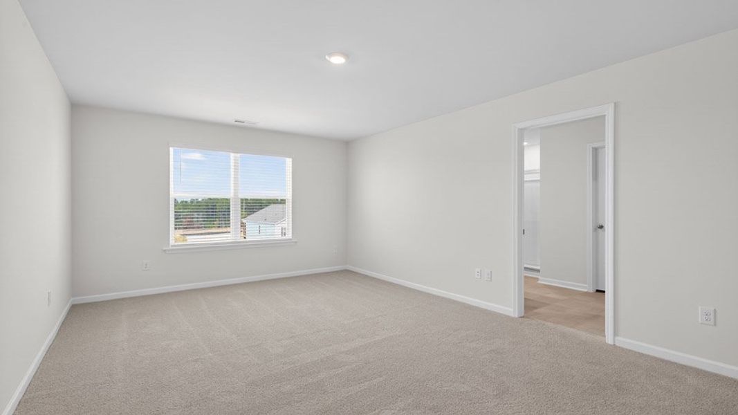Spacious, unfurnished interior of a new home in Mason Ridge, Spring Lake (Image 21).