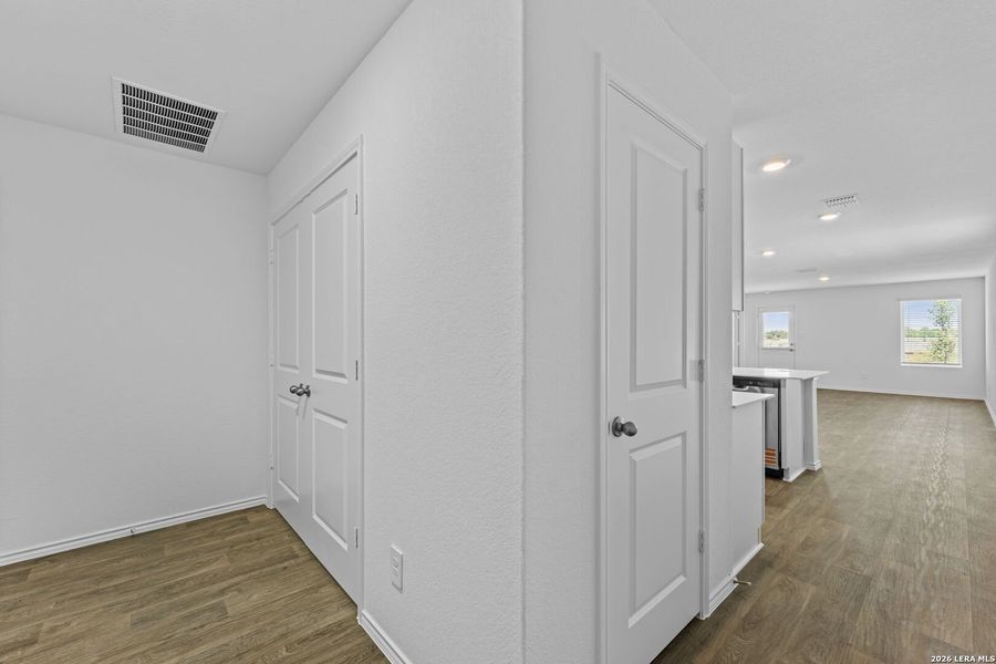 Spacious, unfurnished interior of a new home in Preserve at Medina, Von Ormy (Image 17).