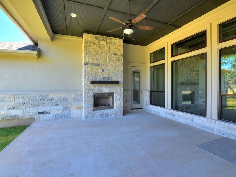 Representative exterior details of a home built from the Avalon by Giddens Homes in Scofield Farms Estates, Georgetown (Image 57).
