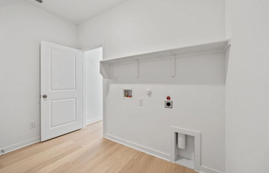 Spacious, unfurnished interior of a new home in Sunfield, Buda (Image 12). Spacious, unfurnished interior of a new home in Sunfield, Buda (Image 12).