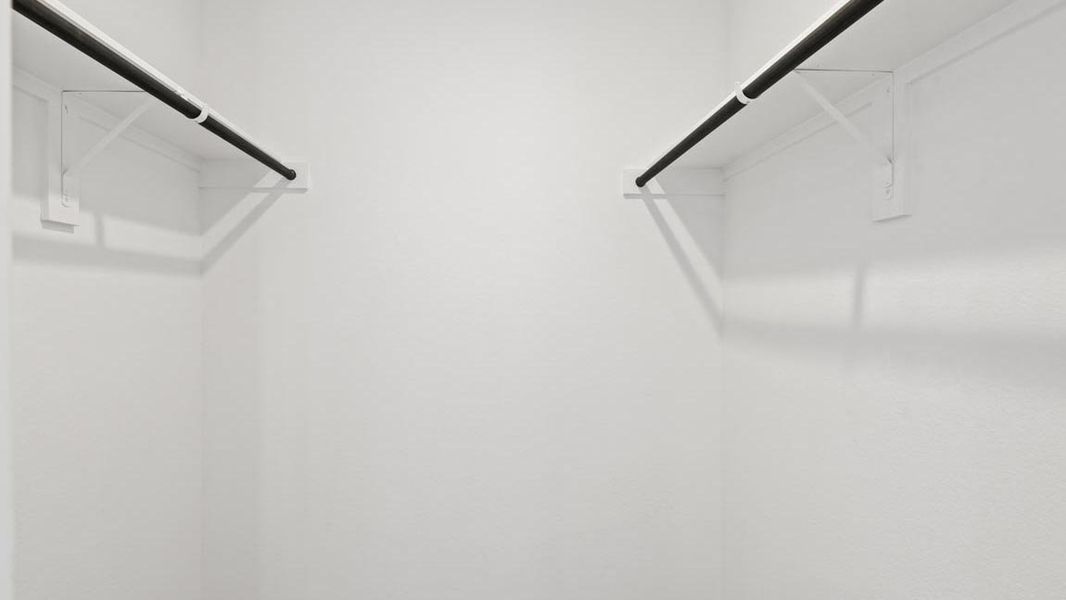 Spacious, unfurnished interior of a new home in Lake Conroe Cove, Willis (Image 21).