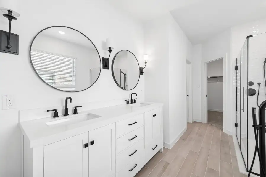 Relaxing primary bath (*Photo not of actual home and used for illustration purposes only.)